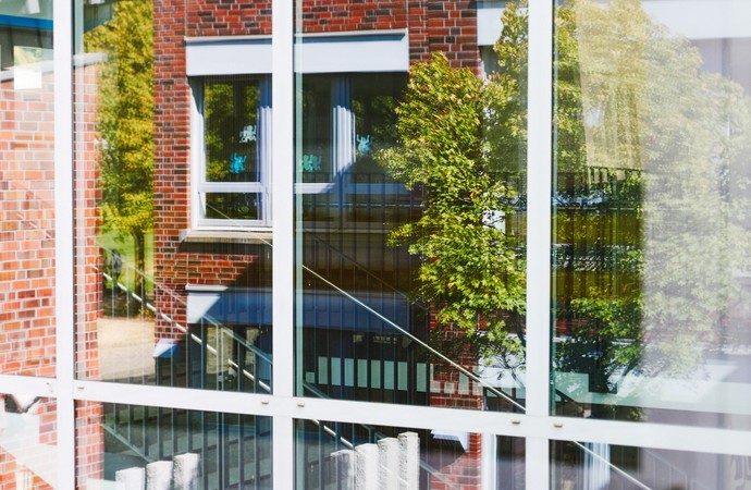 Schule von außen